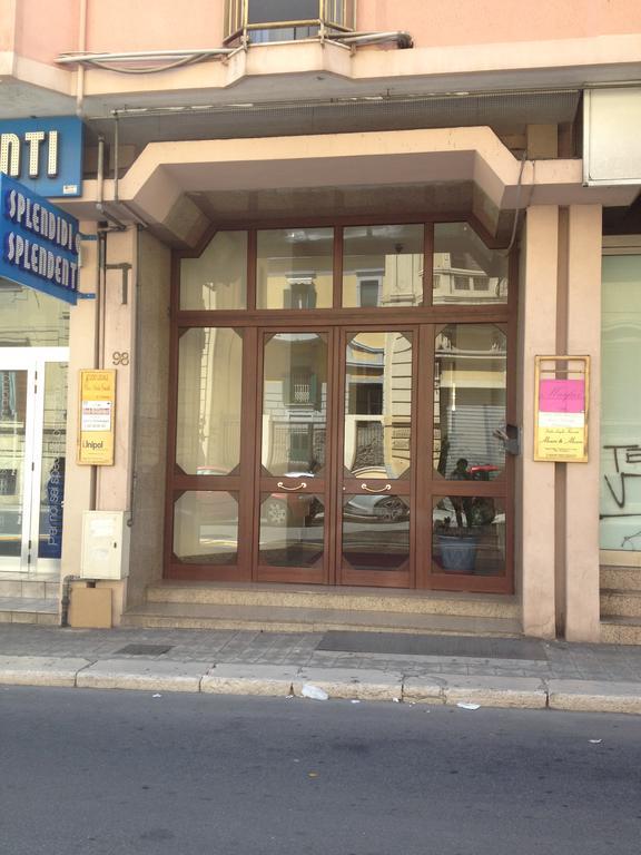 ريجّو دي كالابريا Rooms2Rent المظهر الخارجي الصورة