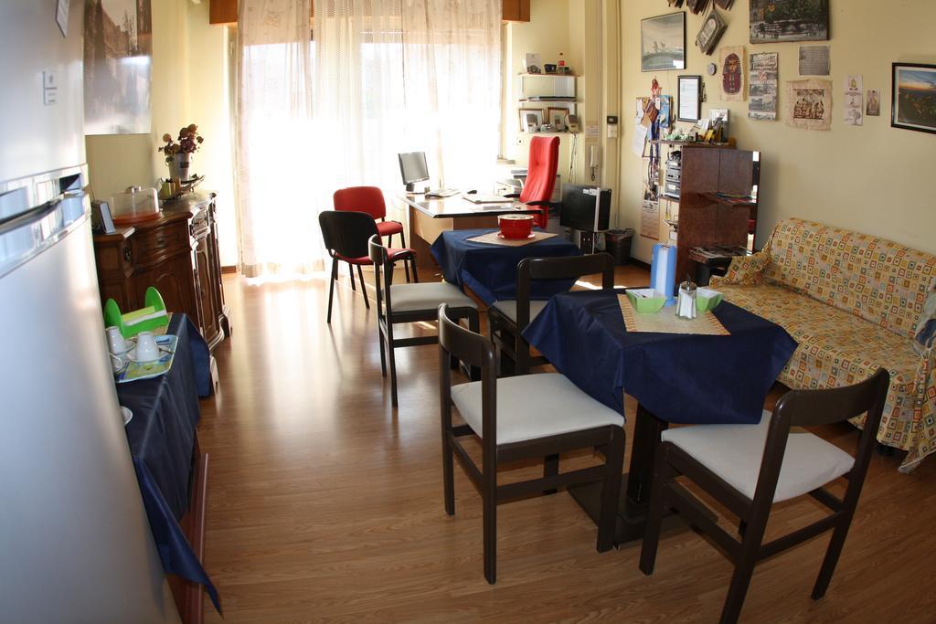 ريجّو دي كالابريا Rooms2Rent المظهر الخارجي الصورة