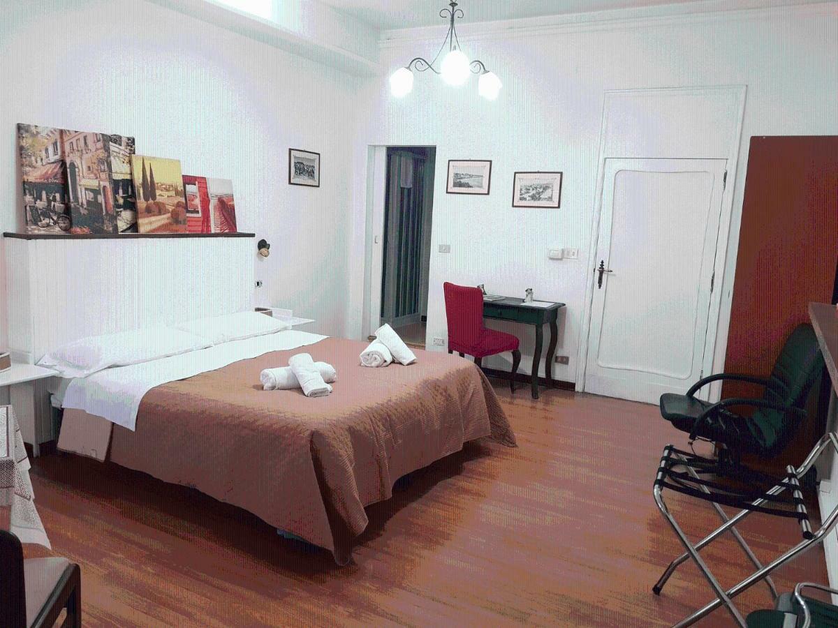 ريجّو دي كالابريا Rooms2Rent المظهر الخارجي الصورة