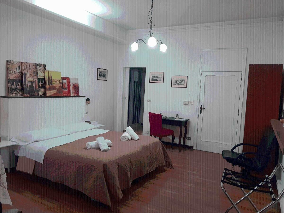 ريجّو دي كالابريا Rooms2Rent المظهر الخارجي الصورة