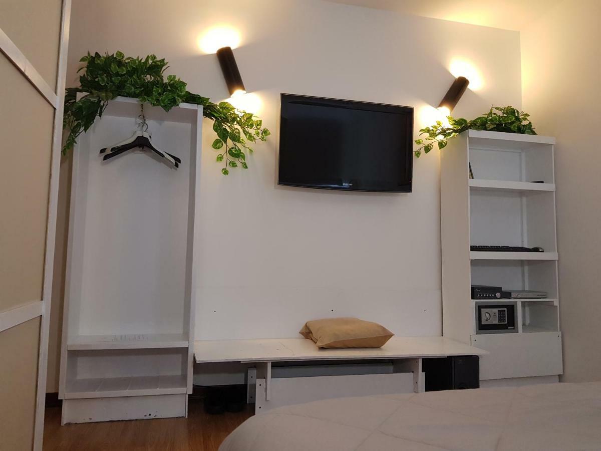 ريجّو دي كالابريا Rooms2Rent المظهر الخارجي الصورة