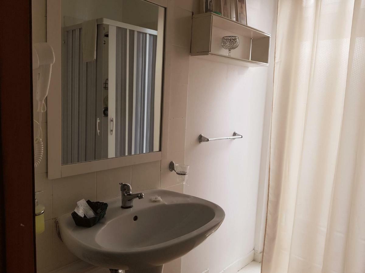 ريجّو دي كالابريا Rooms2Rent المظهر الخارجي الصورة
